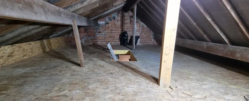 Le plancher en cours (Aménagement de combles, Mériel)