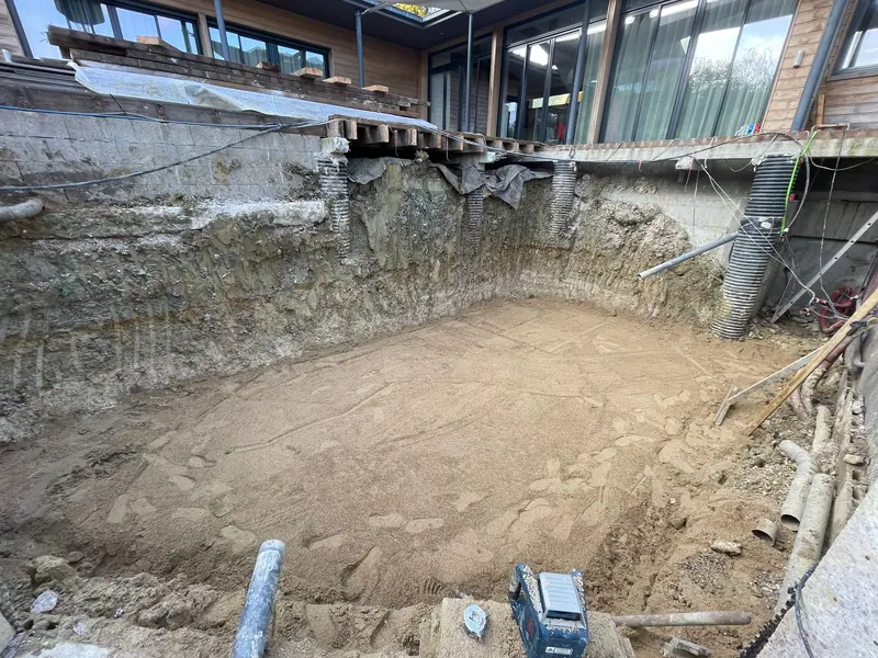 Le terrassement sous la terrasse (Agrandissement sous terrasse, Villiers-Adam)