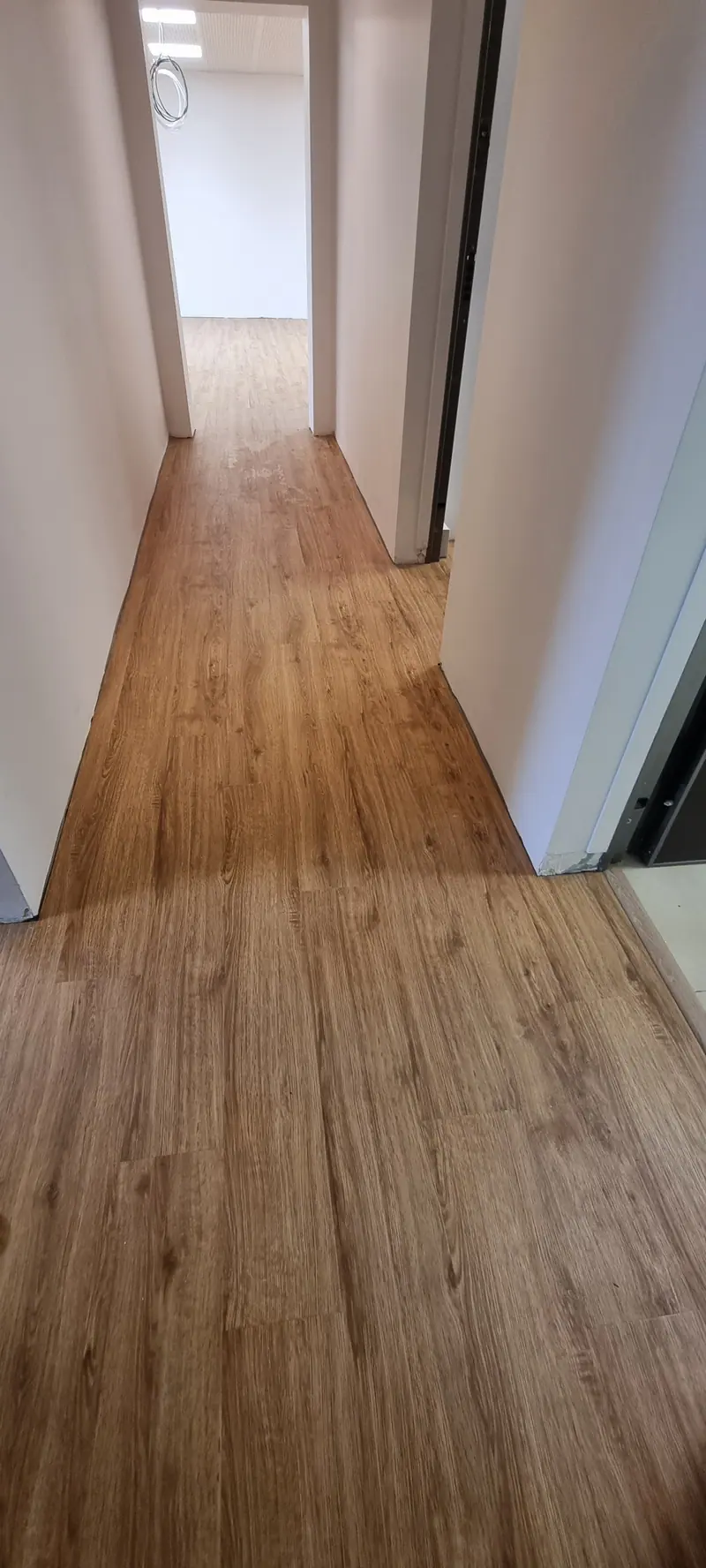 Le couloir (Plateau de bureaux)