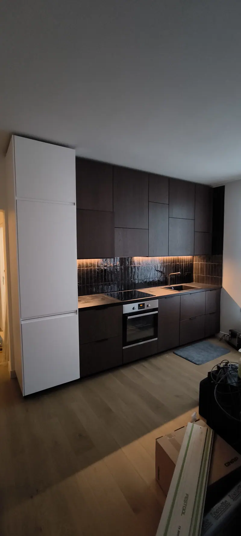 La cuisine terminée (Rénovation d’un appartement, Paris 20ᵉ)