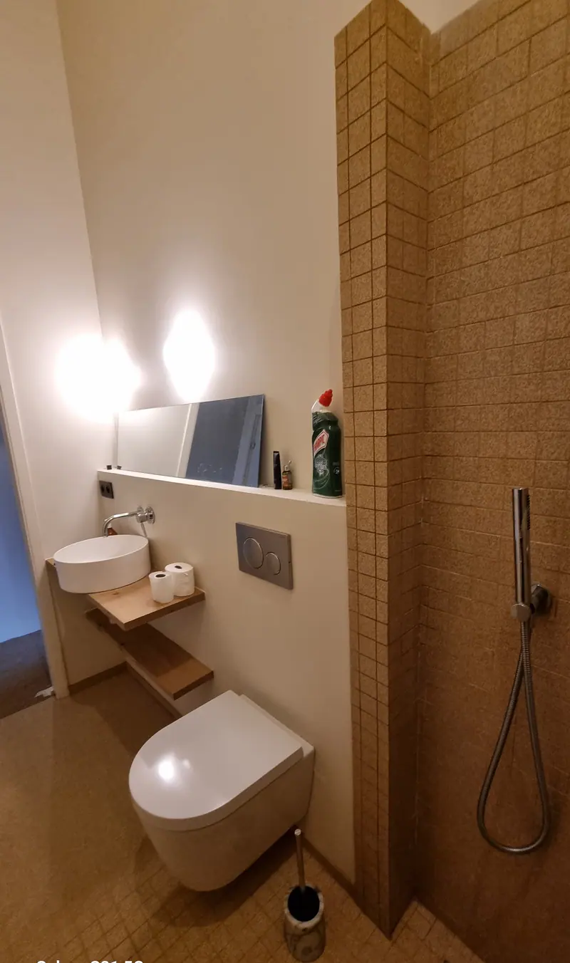 Salle d’eau aspect béton ciré (Rénovation d’une maison en pierre, Perche)