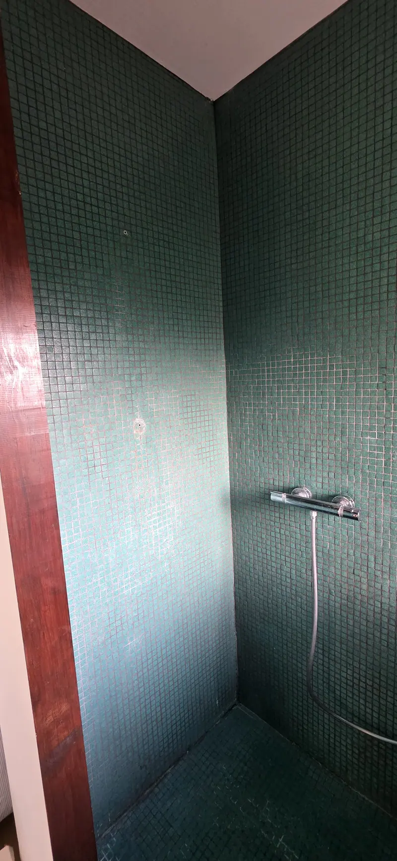 L’ancienne douche (Rénovation d’une salle de bain, Ermont)