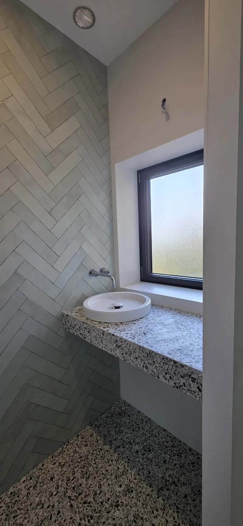 Salle de bain rénovée par LTS à Ermont