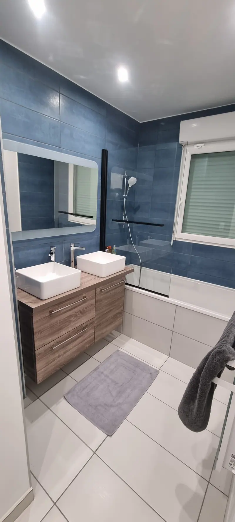 La salle de bain terminée (Rénovation d’une salle de bain, Taverny)