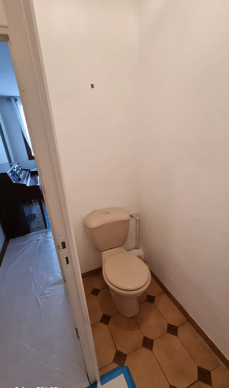 Les WC avant travaux (Rénovation de WC, Nointel)